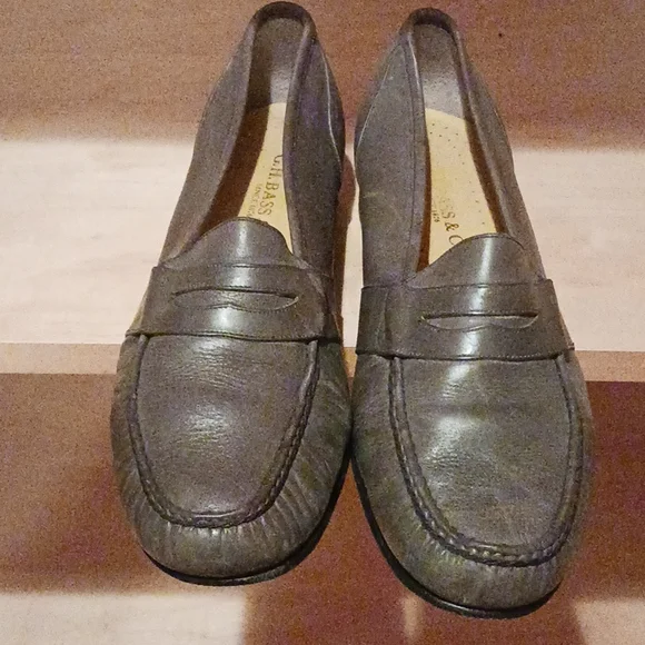 G.H. Bass & Co. | Shoes | Gh Bass Size 1 Olive Penny Loafers 